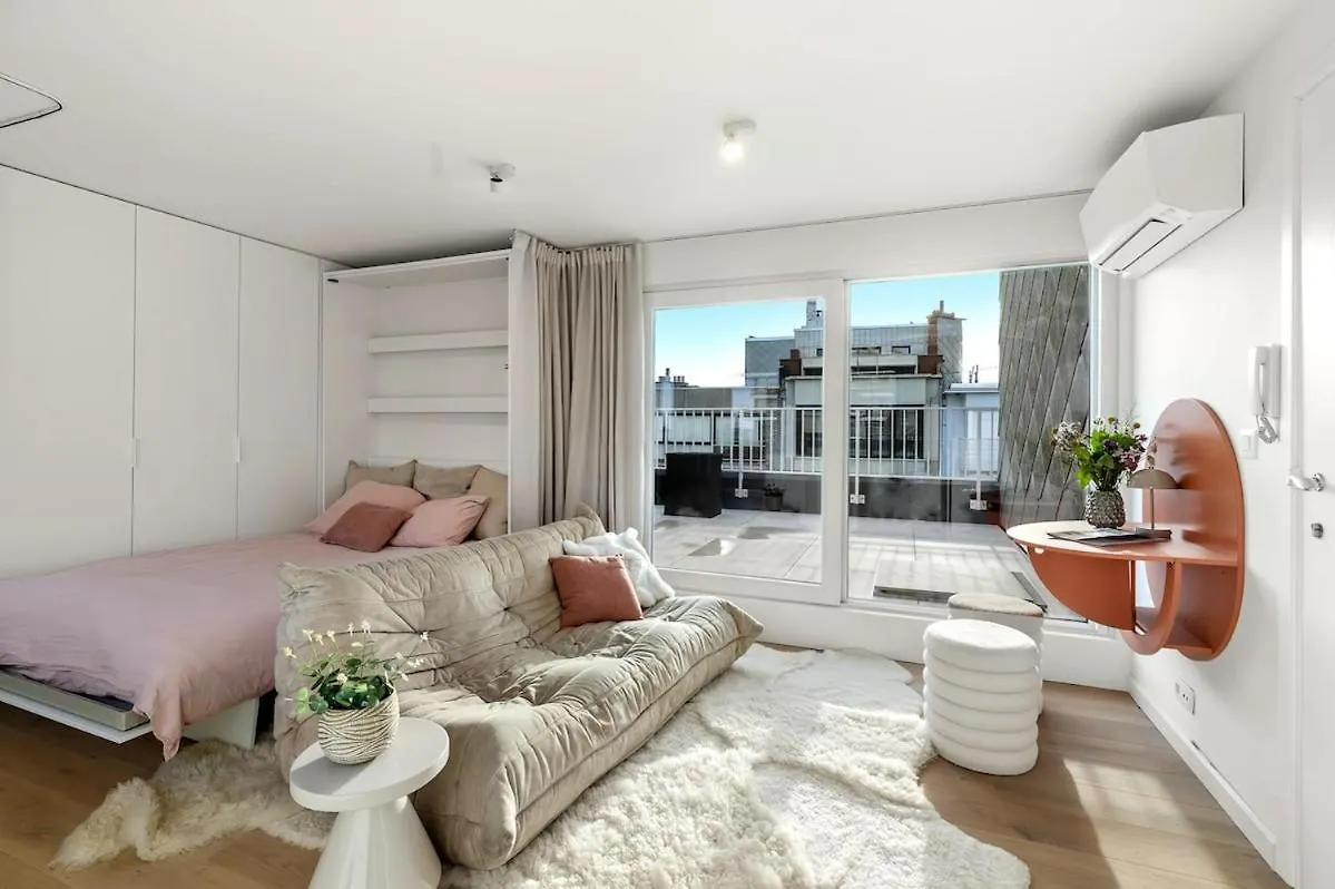 Trendy Studio With Seaside Patio Οστένδη